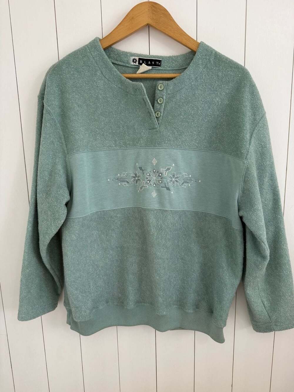 Vintage BLAST Green Button Sweatshirt with Snowflake Embroidery Size L